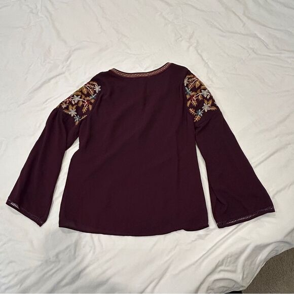 Skies are Blue Women's Purple Crewneck Bell Sleeves Floral Embroidered Top S - Picture 8 of 12